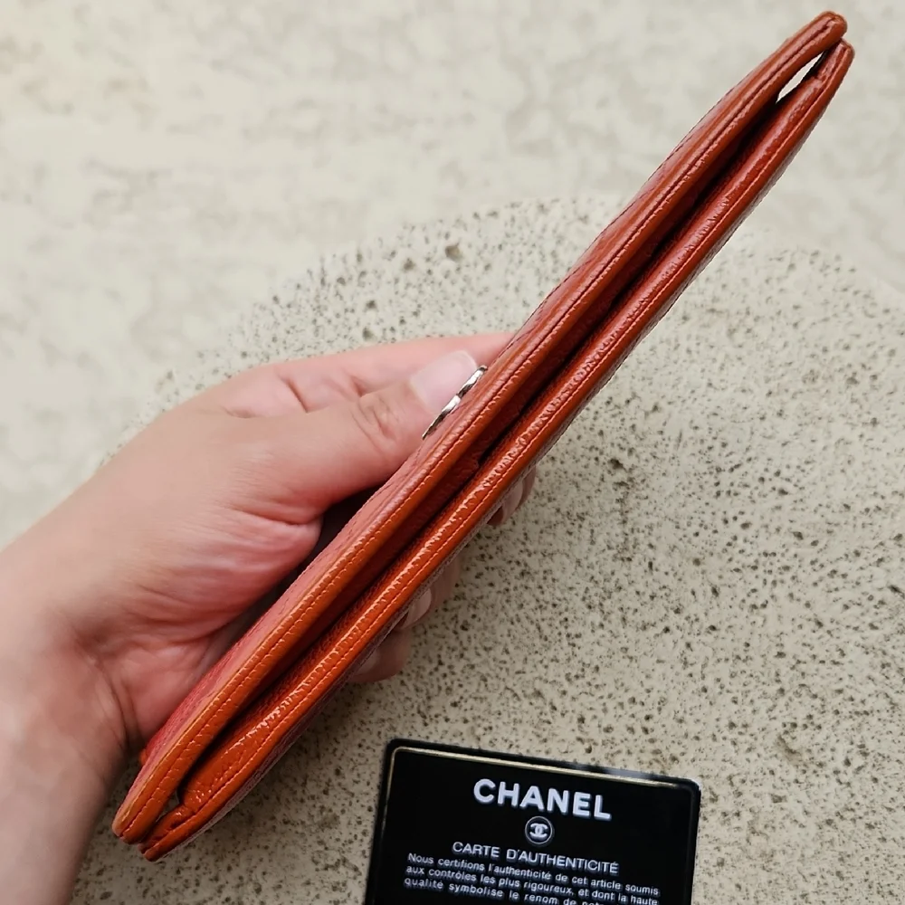 CHANEL Red Quilted Leather Wallet - Picture 4 of 15